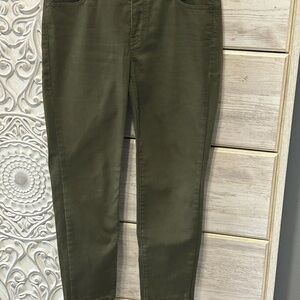 Talbots 6P Flawless Slim Ankle Pants in Olive green.